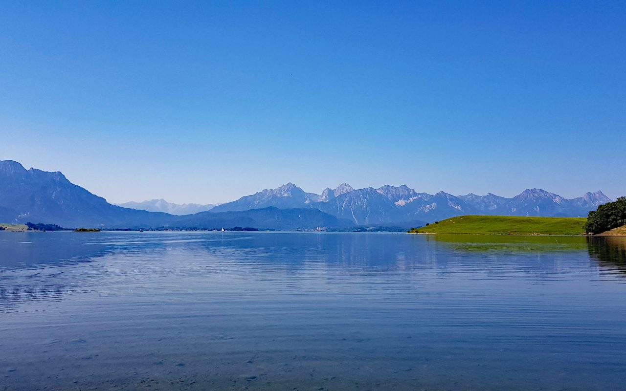Forggensee Richtung Tiroler Alpen
