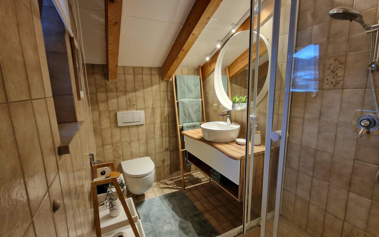 Badezimmer, WC & Dusche