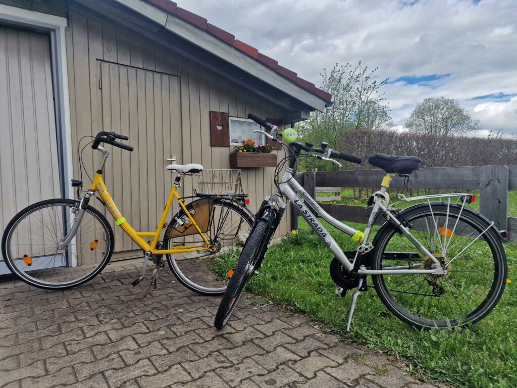 Zwei Fahrräder zur kostenfreien Nutzung während des Aufenthalts in der Ferienwohnung Kuschelzeit in Pfronten